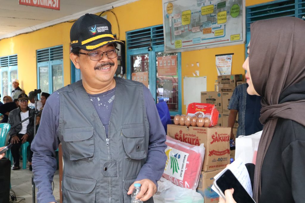 Diskominfo Kalsel Beri Bantuan Sembako dan Sanitasi Kit untuk Meringankan Warga Terdampak Banjir