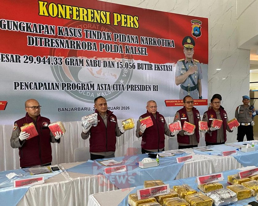 Polda Kalsel Gagalkan Penyelundupan 29,9 Kg Sabu dan 15.056 Ekstasi, Terafiliasi Jaringan Fredy Pratama