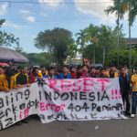 Aksi mahasiswa di Banjarmasin dihadang saat menuju DPRD Kalsel