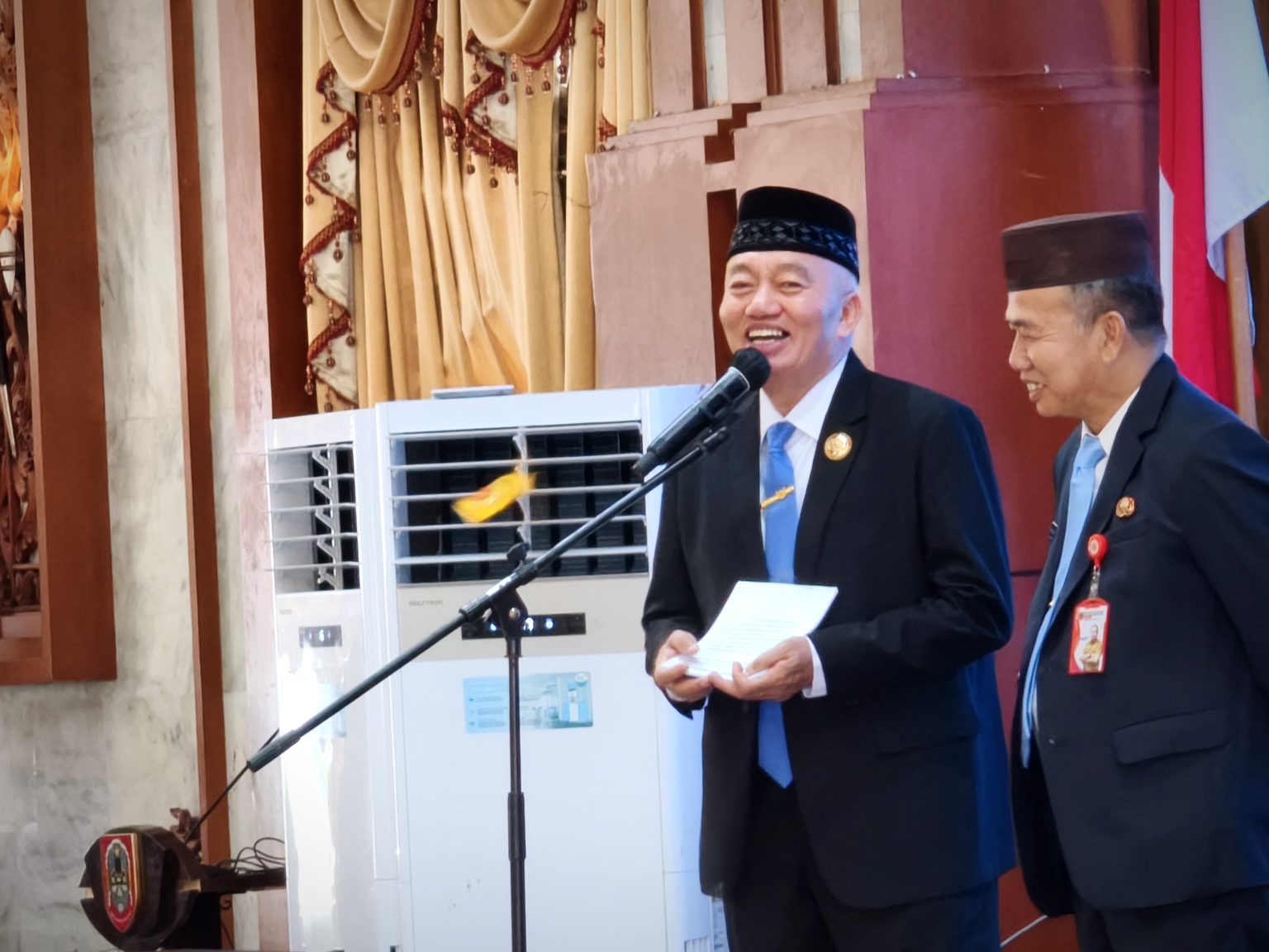 Muhidin saat melantik pejabat di lingkungan Pemprov Kalsel