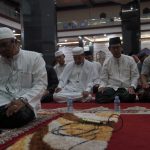 Calon jemaah haji Balangan mengikuti salat hajat bersama
