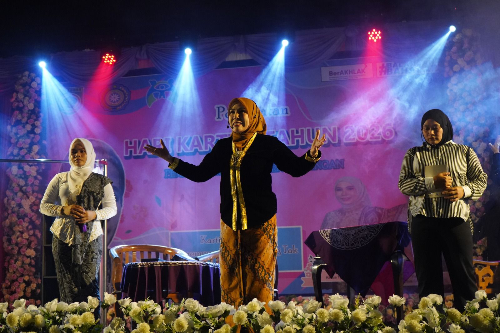 Peringatan Hari Kartini di Gedung Budaya Paringin Kabupaten Balangan