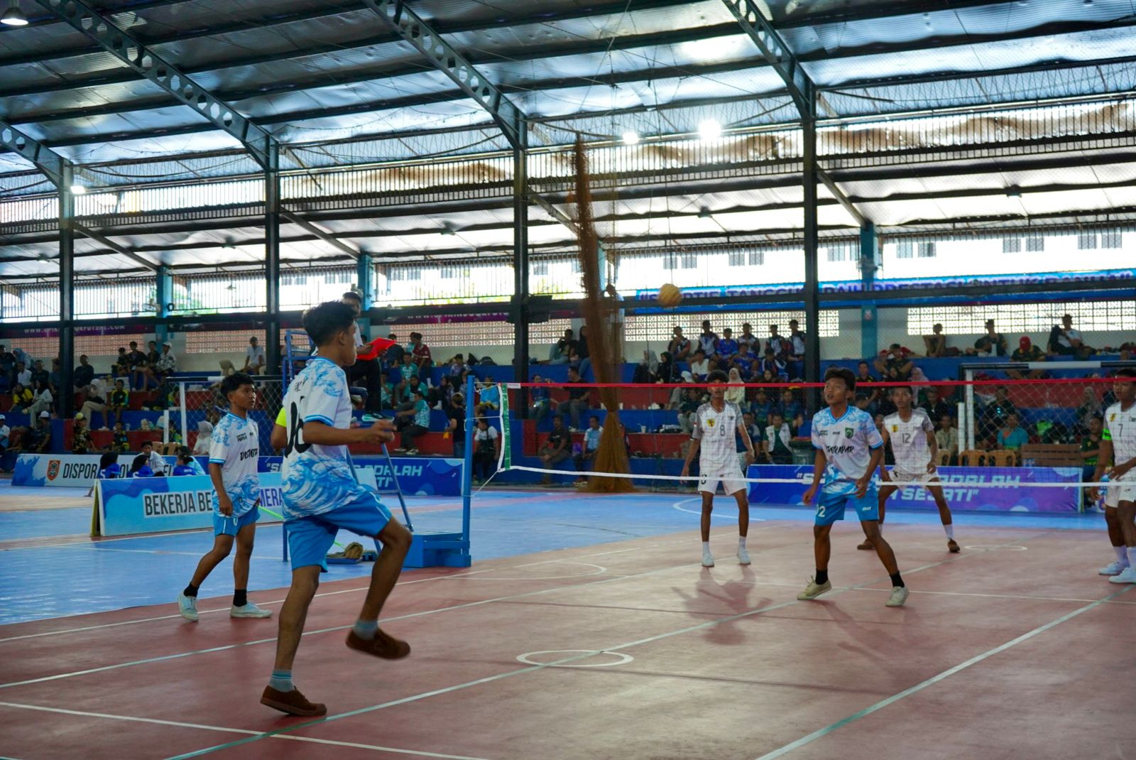 Tim sepak takraw Balangan saat bertanding pada ajang POPDA Kalsel 2026 di Banjarmasin