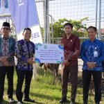 Penyerahan bantuan sapi kurban CSR Bank Kalsel di Lapangan Martasura Paringin