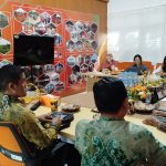 Tim BRIN dan BPBD Balangan saat melakukan penelitian pamali ekologi Dayak Meratus di Tebing Tinggi