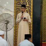 Akhmad Fauzi saat Salat Iduladha Balangan 2026 di Masjid Al-Akbar