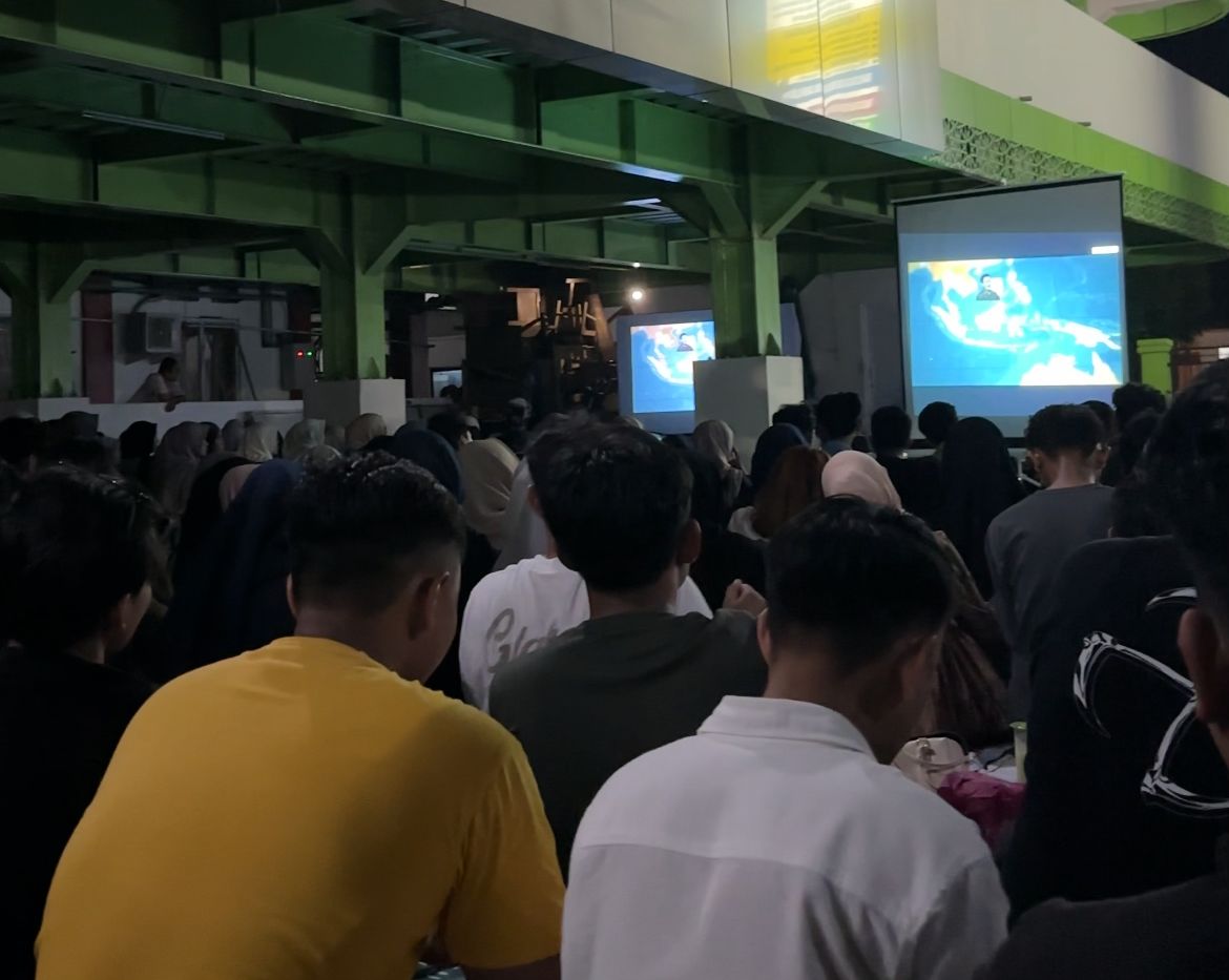 Ratusan warga mengikuti nobar film Pesta Babi di Banjarbaru