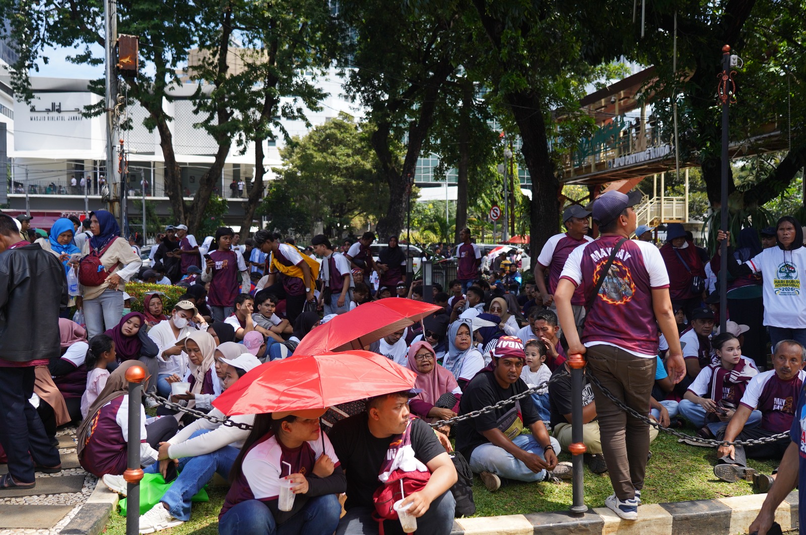 Buruh berkumpul di Monas saat peringatan May Day 2026