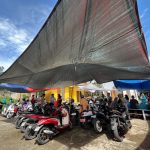 Petugas Dishub Balangan memantau area parkir pasar tradisional