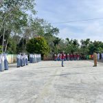 Kepala DPLH Balangan H Tamrin menjadi pembina upacara di SMA Negeri 2 Juai
