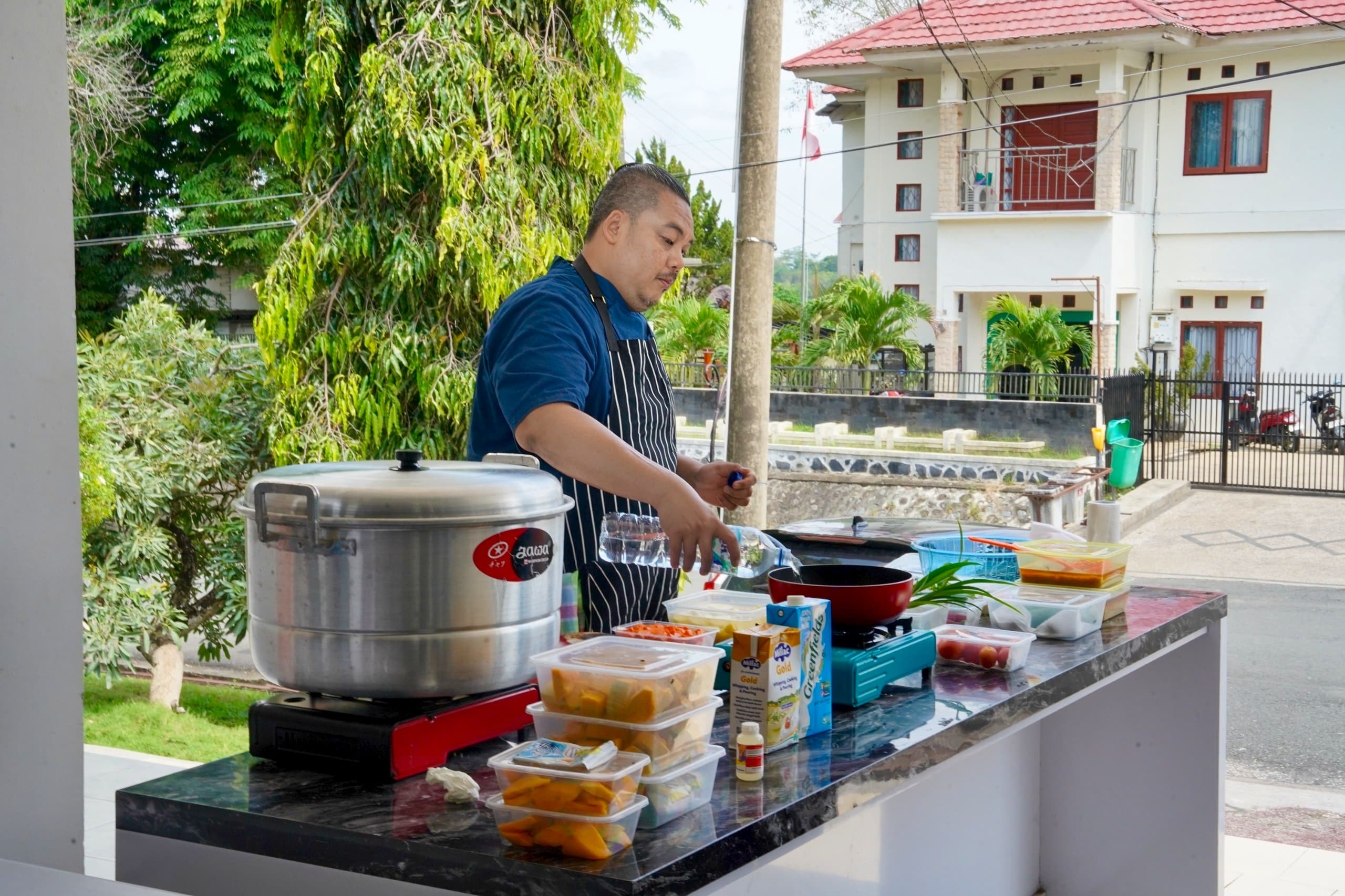 Peserta mengikuti Cooking Class B2SA bersama Chef Didi Prawiro di Paringin.