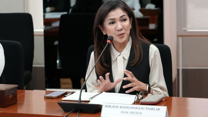 Dirjen KPM Kemkomdigi Fifi Aleyda Yahya menyampaikan pernyataan mengenai kebebasan pers dan independensi media.