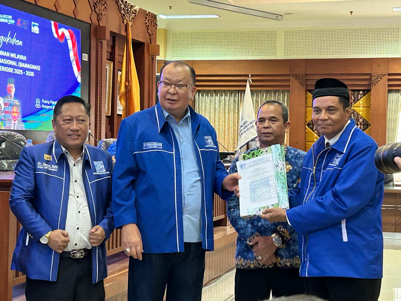 Ketua Umum DPP BAMAGNAS memberikan arahan kepada pengurus daerah.