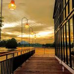 Suasana wisata Kampung Putra Bulu di tepi danau Karang Intan Kabupaten Banjar.