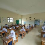 Siswa MTsN 2 Balangan mengikuti ujian online berbasis aplikasi digital