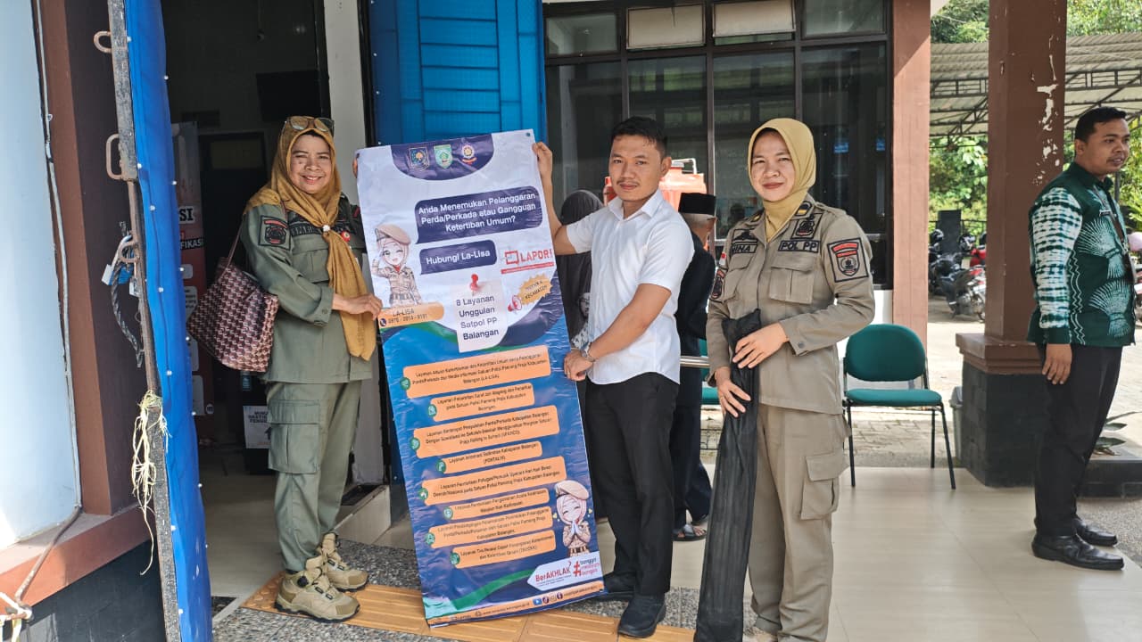 Kepala Satpol PP Balangan Noor Aspariah memperkenalkan inovasi pelayanan publik.