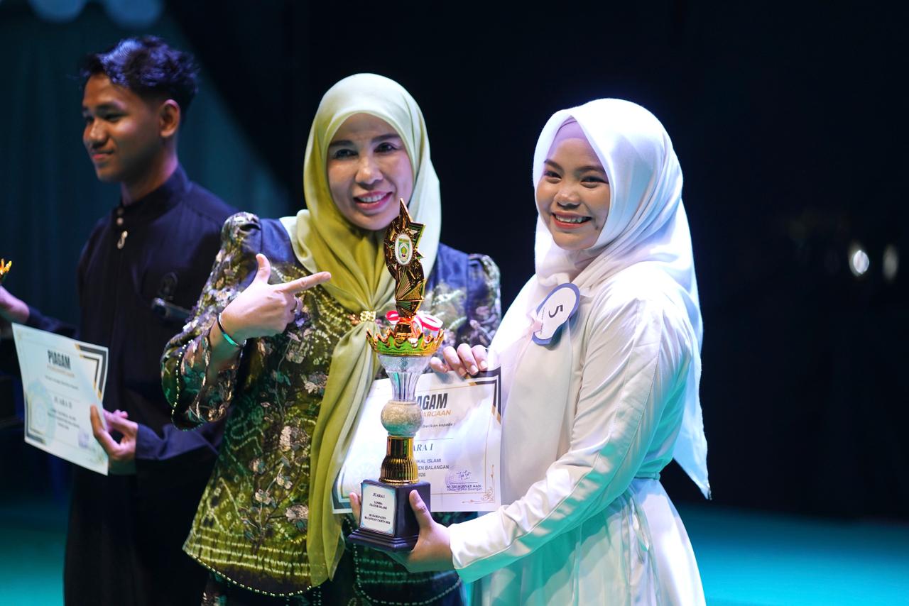 Penampilan peserta Lomba Teatrikal Puisi Islami pada Balangan Islamic Festival 2026 di Paringin Selatan.