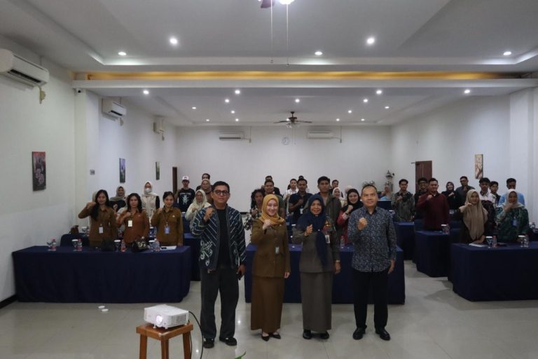 Pelaku usaha pariwisata mengikuti pembinaan dan pengawasan standar CHSE di Balangan.