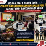 Kapolres Banjarbaru bersama insan pers mengikuti nobar Piala Dunia 2026 di Aula Joglo Mapolres Banjarbaru.