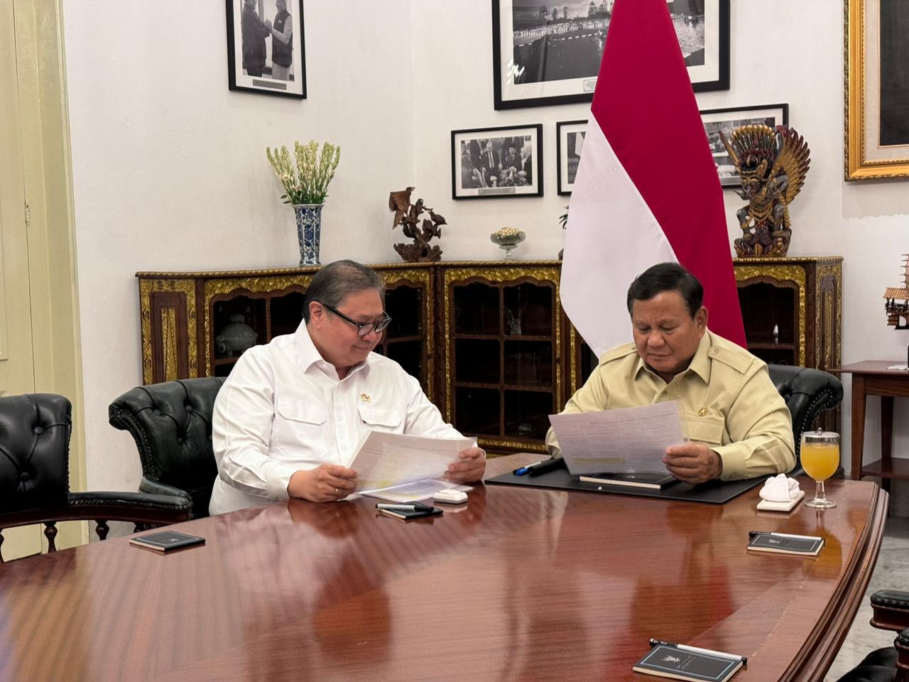 Menteri Koordinator Bidang Perekonomian Airlangga Hartarto mengumumkan stimulus ekonomi 2026.