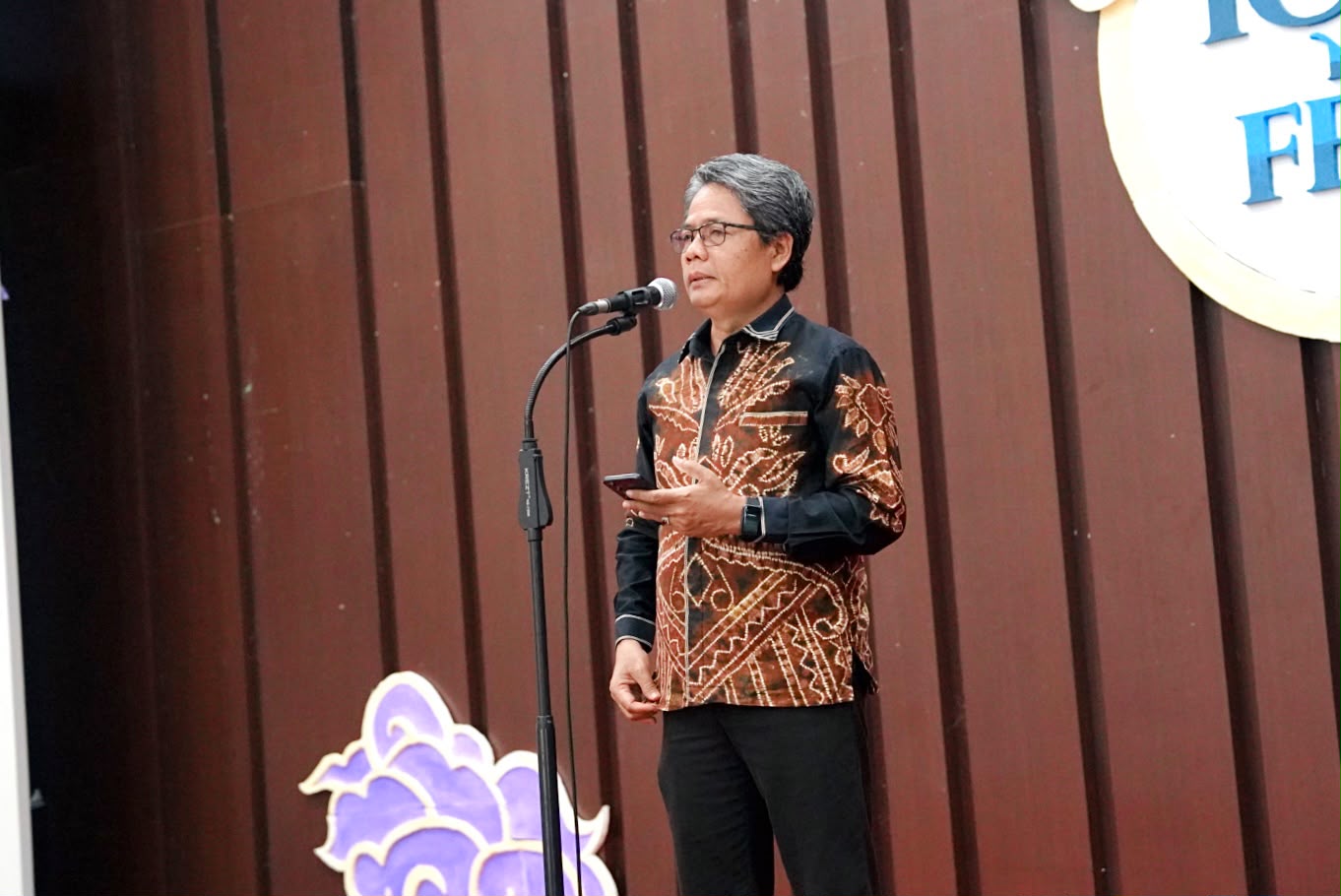 Peserta cosplay tampil pada Festival Seni Modern Ichi No Fest 2 di Gedung Sanggam Paringin, Kabupaten Balangan.