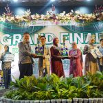Raffa Arkandi Diki Pratama dan Siti Fatimah menerima gelar Putra Putri Pariwisata Balangan 2026.