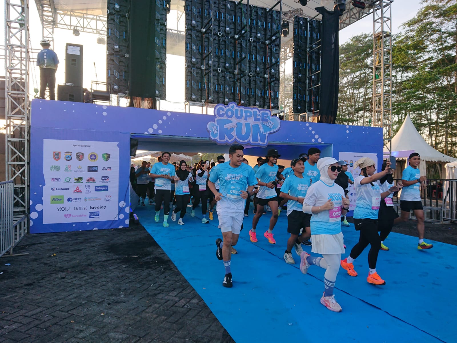 Ratusan pasangan mengikuti Couple Run perdana di Banjarbaru.