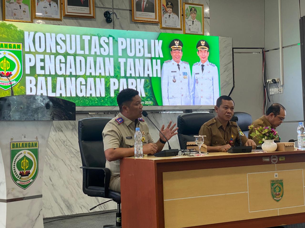 Kepala Kantor Pertanahan Kabupaten Balangan menghadiri konsultasi publik rencana pembangunan Balangan Park di Aula Benteng Tundakan.