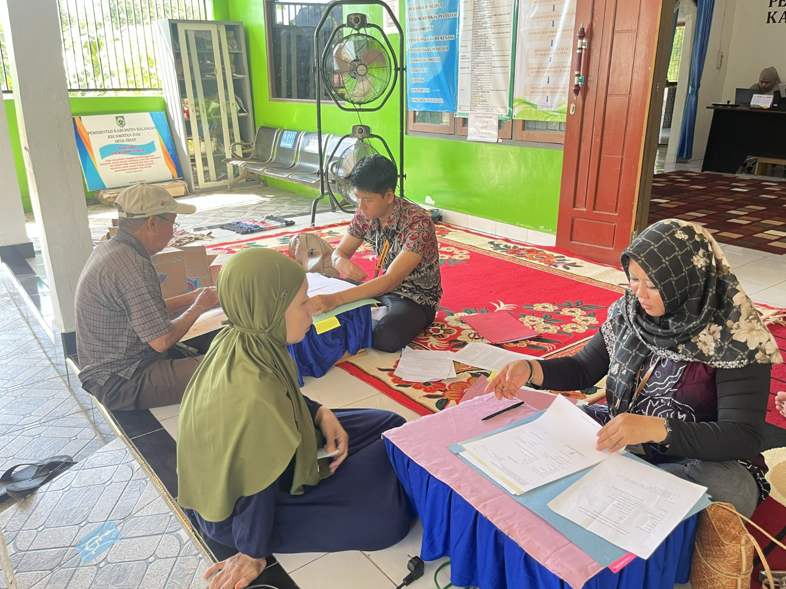 Penyerahan 107 sertipikat PTSL kepada masyarakat Desa Sirap oleh Kantor Pertanahan Kabupaten Balangan.