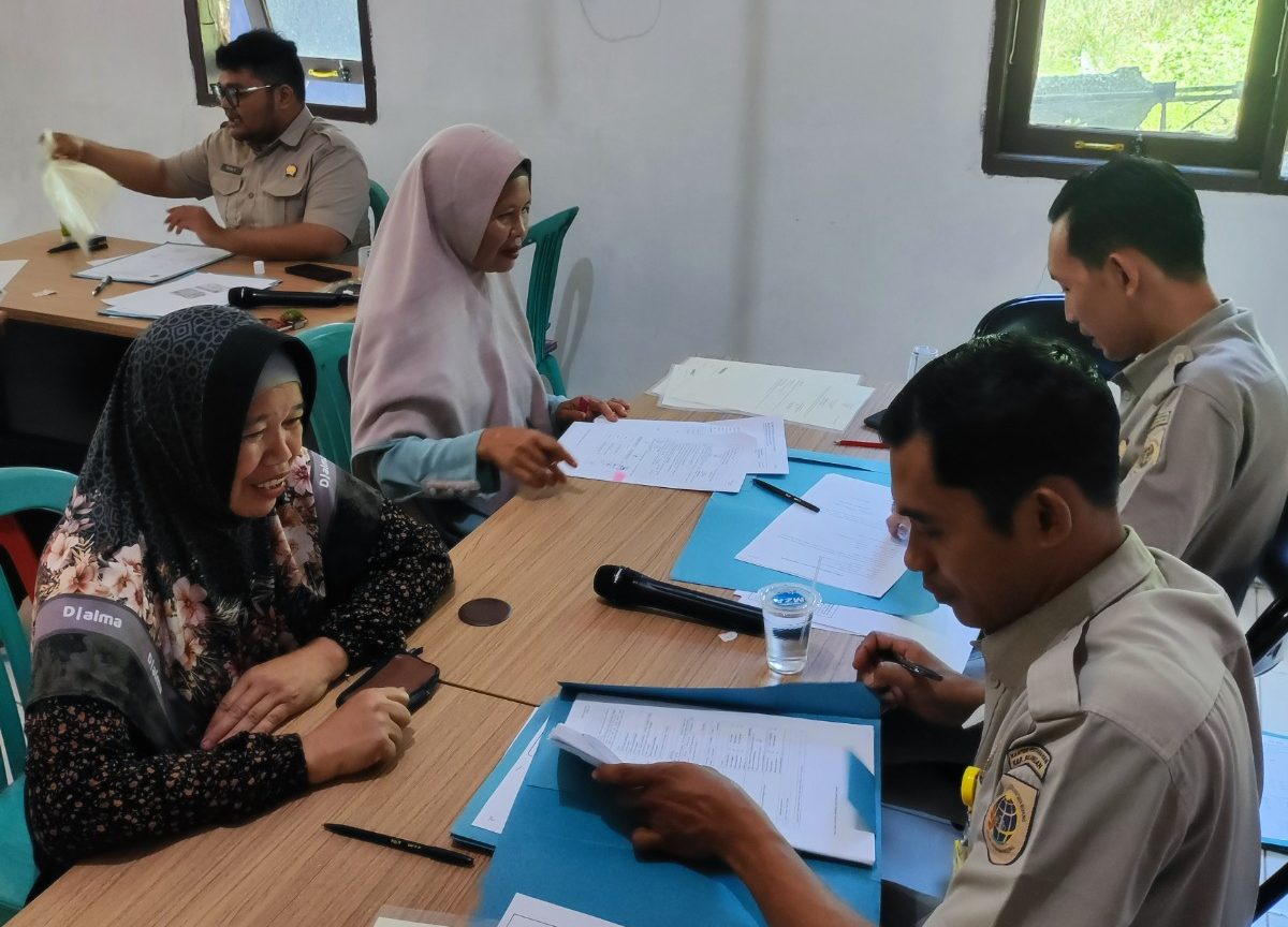 Kantor Pertanahan Balangan Serahkan 171 Sertipikat PTSL Desa Tangalin
