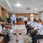 Perwakilan PLN UID Kalselteng memberikan keterangan mengenai undangan dialog dari Forum Demokrasi Milenial.