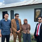 Kuasa hukum Nana memberikan keterangan kepada wartawan terkait sengketa lahan di Banjarbaru.