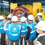 Teknisi melakukan perbaikan generator Unit 3 PLTU Asam-Asam di Kabupaten Tanah Laut.