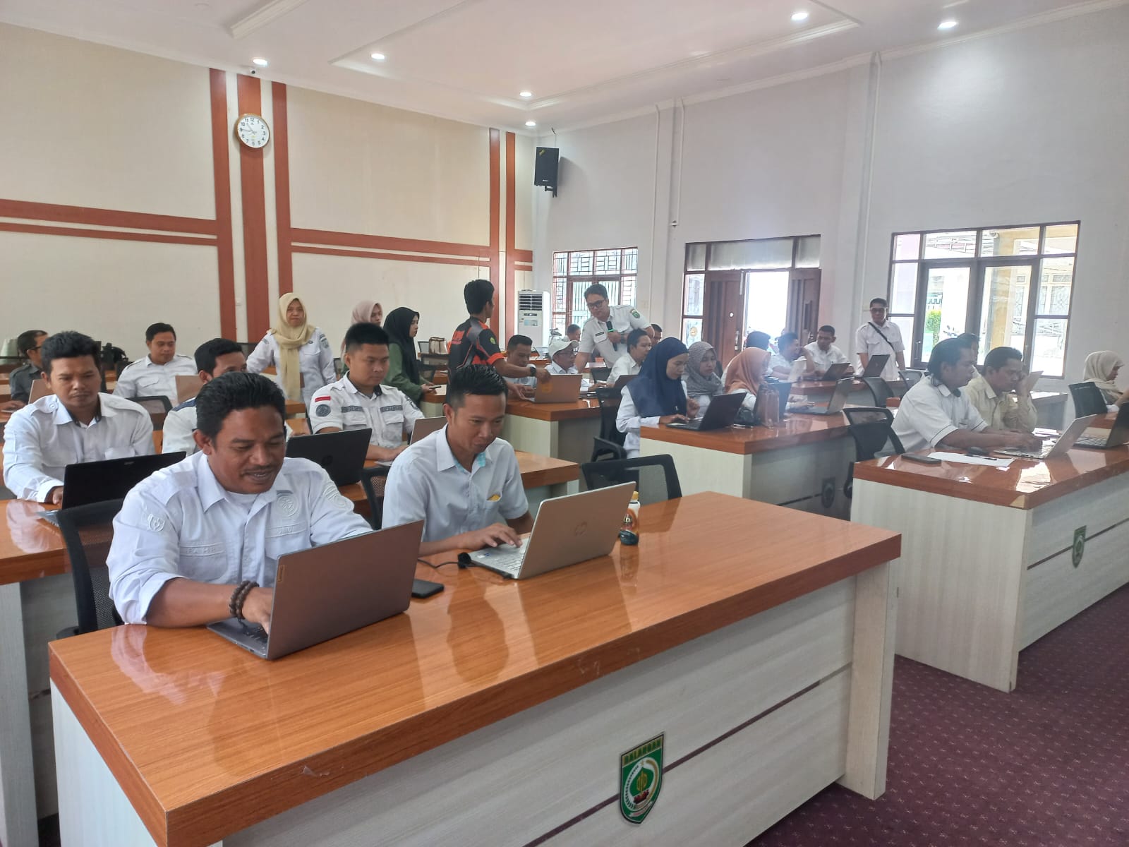 Aparat desa mengikuti pembinaan Program Desa Tangguh Bencana di Kabupaten Balangan.