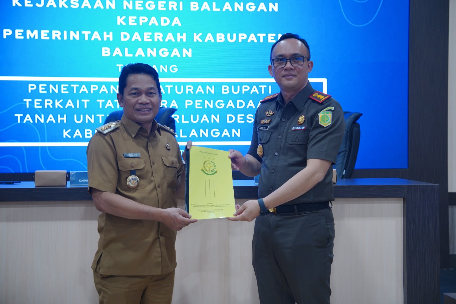 Kejari Balangan memberikan legal opinion pengadaan tanah desa