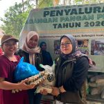 Penyaluran bantuan pangan CPP kepada warga Desa Mamigang Balangan