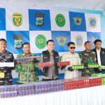 Polresta Banjarmasin memusnahkan barang bukti rokok ilegal