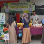 Pasar murah Disperindag Balangan menyediakan daging ayam dan kebutuhan pokok di Batumandi.